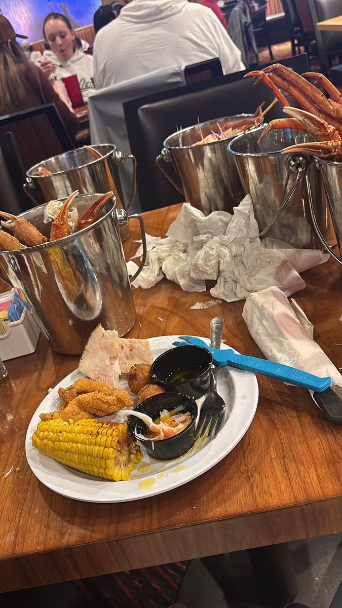 Stompira tweet media