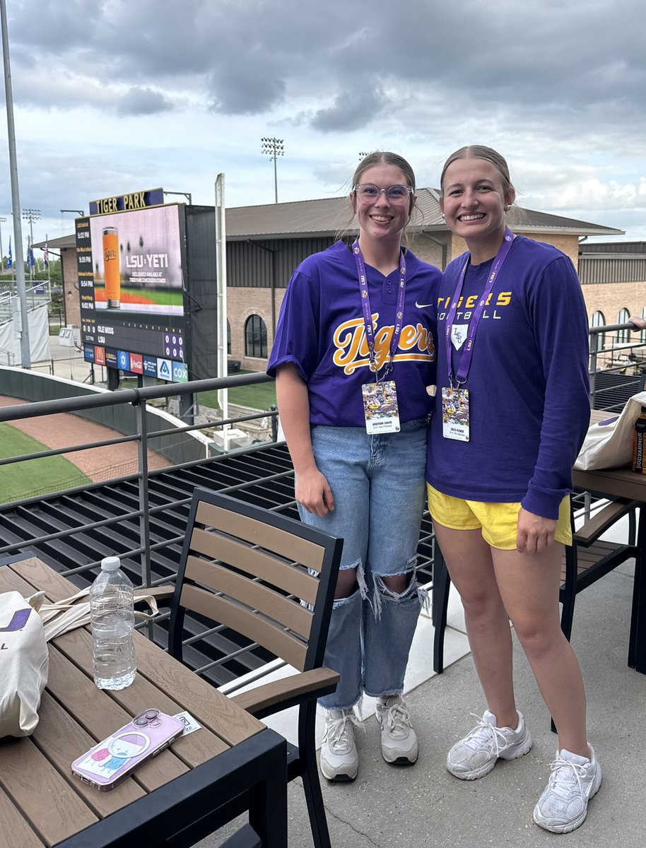 Juls Huber tweet media