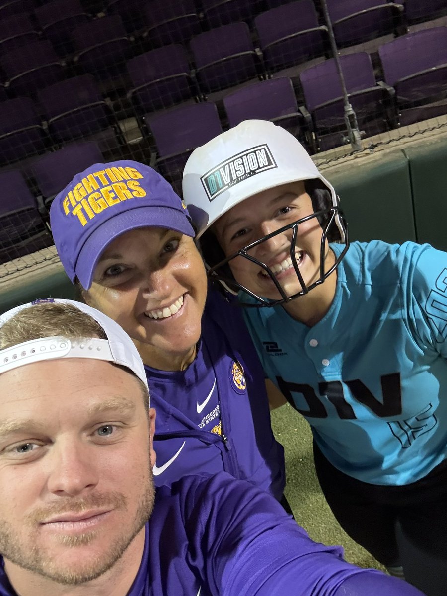 Juls Huber tweet media