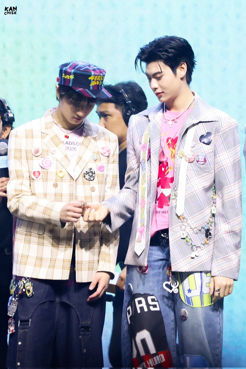 ─ • ᴋᴀɴᴄʜɪsᴀ tweet media