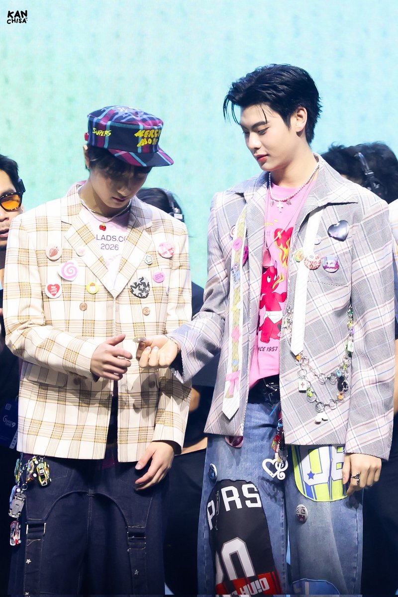 ─ • ᴋᴀɴᴄʜɪsᴀ tweet media