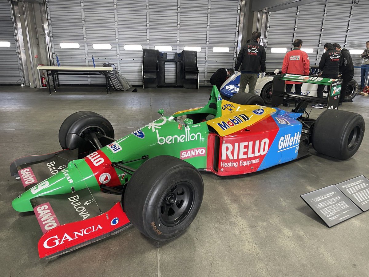 cx_motorsports's tweet image. 『シン・モーターファンフェスタ2026』

富士スピードウェイにはベネトン・B189、そして我らがレジェンドメカニックの #津川哲夫 さんも登場🙌🏻🛠

このあと14時からのトークショーでは、実際にマシンを触りながら当時の伝説の数々を披露してくれるそうです🗣️🎶

#f1fujitv #f1jp #f1 #FOD #f1fujinext