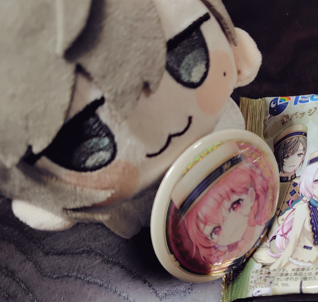 42noa's tweet photo. にじさんじ缶バッジビスケットの外袋もリメイク
ステッカーとボールペンにしました🍪 https://t.co/x8rKGfFkRP