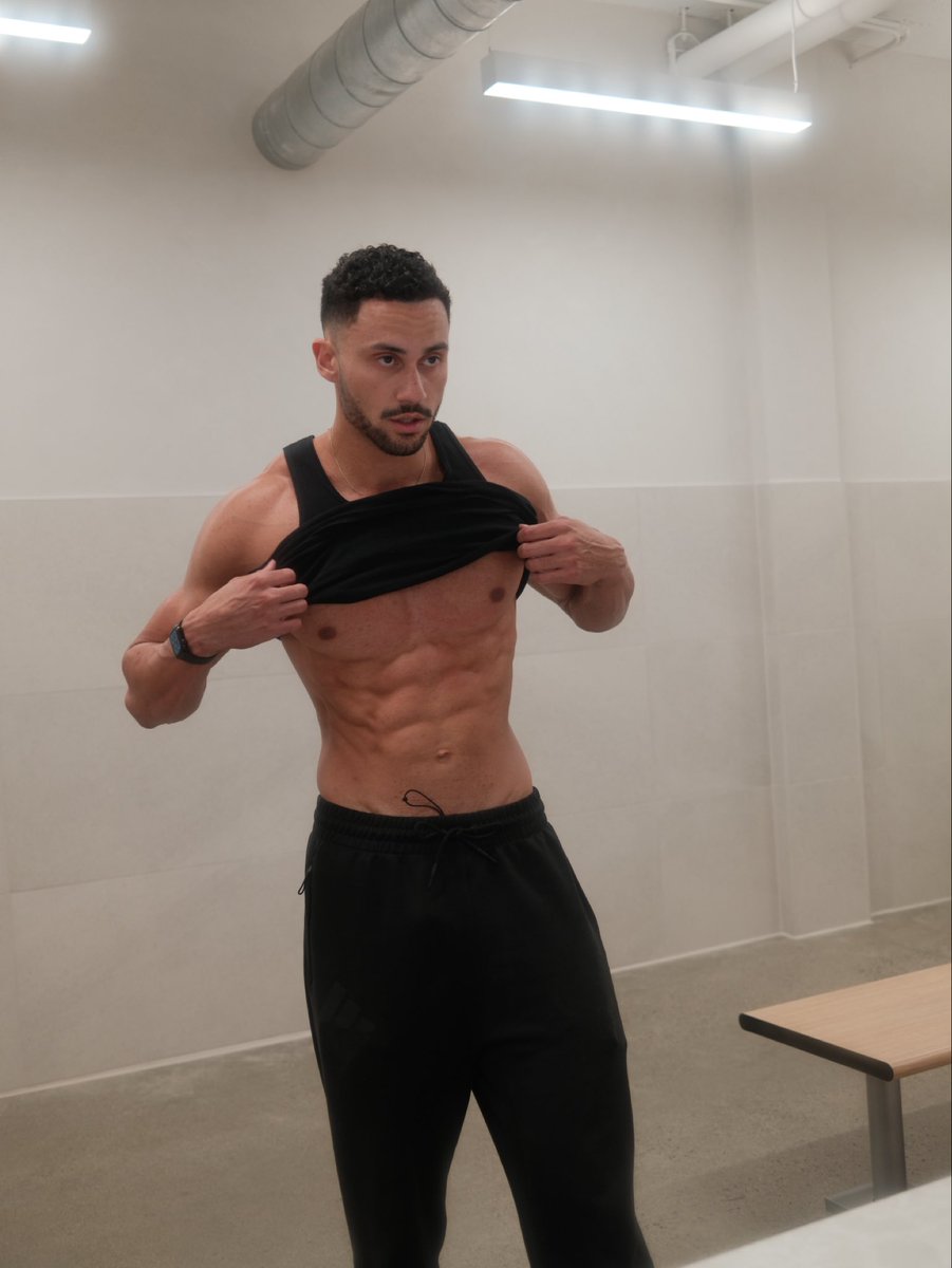 austinsley_'s tweet photo. 🏋🏽 https://t.co/1Wb8lR2K8T