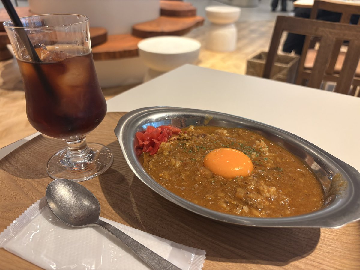 Akiko121oki's tweet photo. 春の神保町ブックフェスティバル行ってきました！
色々買えたけど、中でもすずき出版さんのテントで、マスダフミコさんの本が買えたのが個人的には一番の大収穫✨️
三省堂書店神田神保町本店も満喫しました🍛
神保町一帯の古本まつりも賑やかでした🤩 https://t.co/57XnvNE9MJ