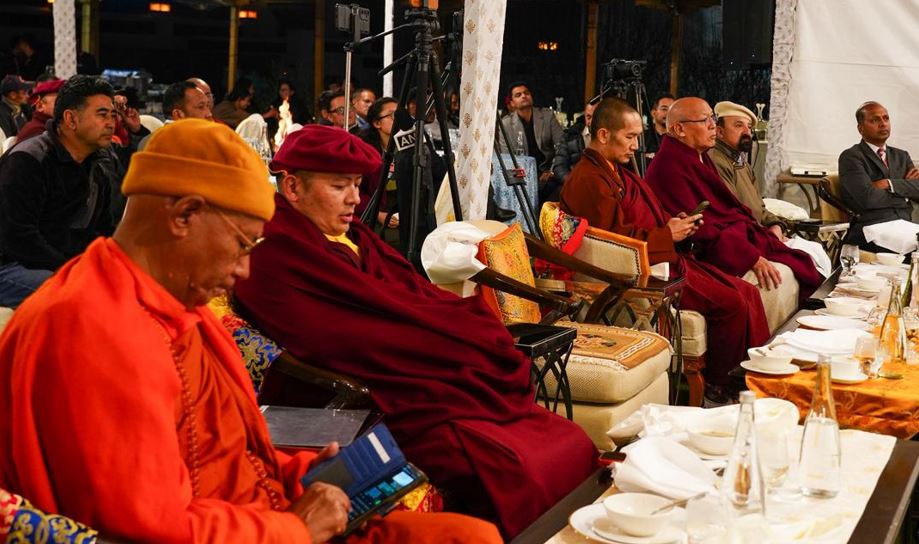 BoldNewsOnline's tweet image. Pre-Launch Ceremony of “Exposition of the Holy Relics of the Tathagata” Held in Leh @boldnewsonline boldnewsonline.com/pre-launch-cer… #leh #kargil #ladakh #holyrelics #tathagata #HeritageDay #hotelgranddragon #lordbuddha #utladakh #buddhist