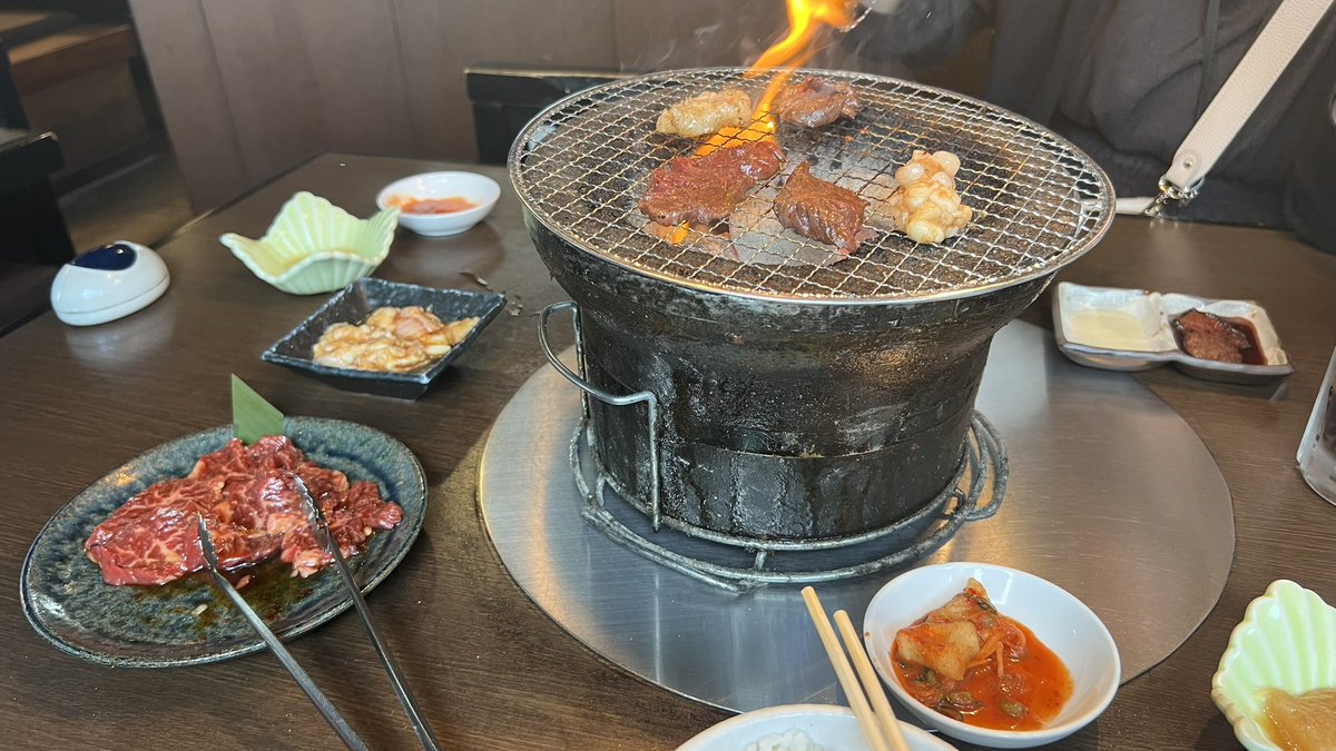 𝐌𝐚𝐧𝐚 tweet media