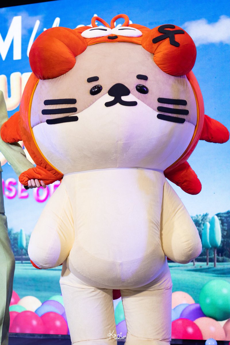 nn_tand's tweet image. Like father like son

สำเนาถูกต้องมาก

#keenkeno #CLO_VER
#NONGNOOONG