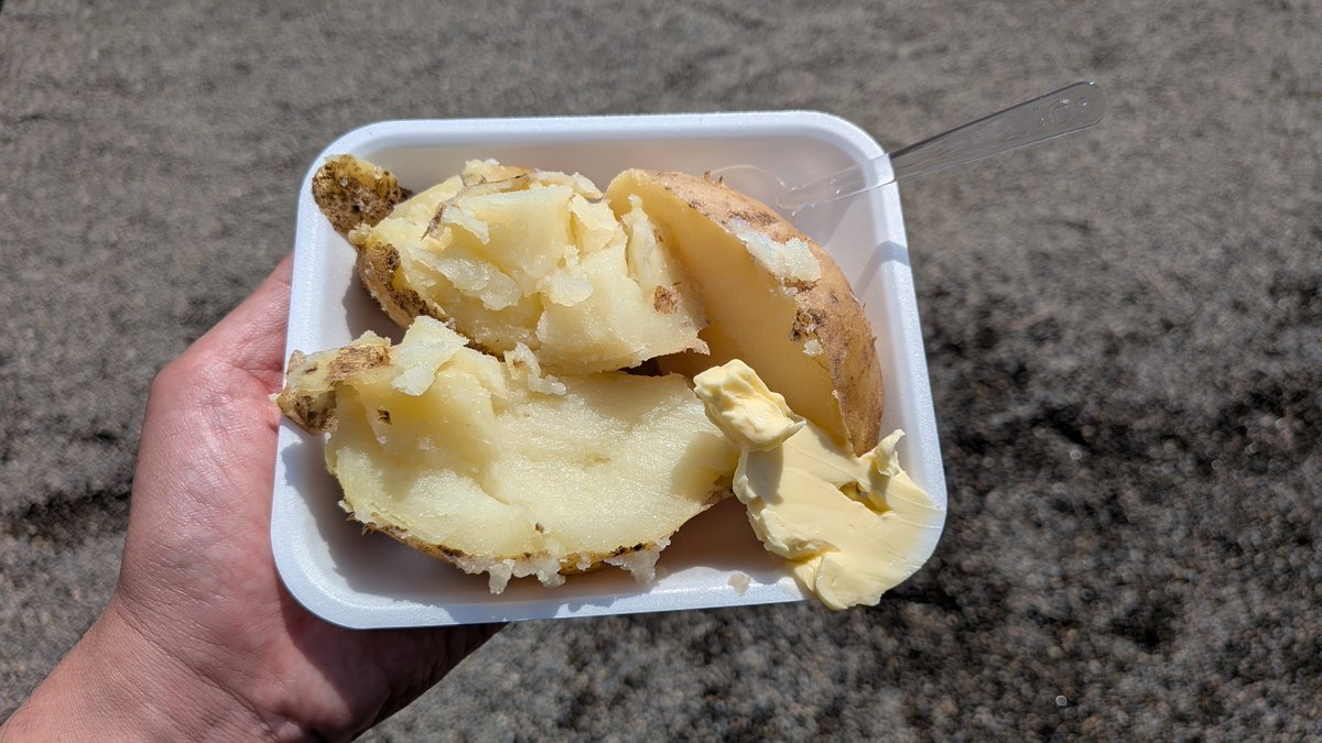 あべべ tweet media