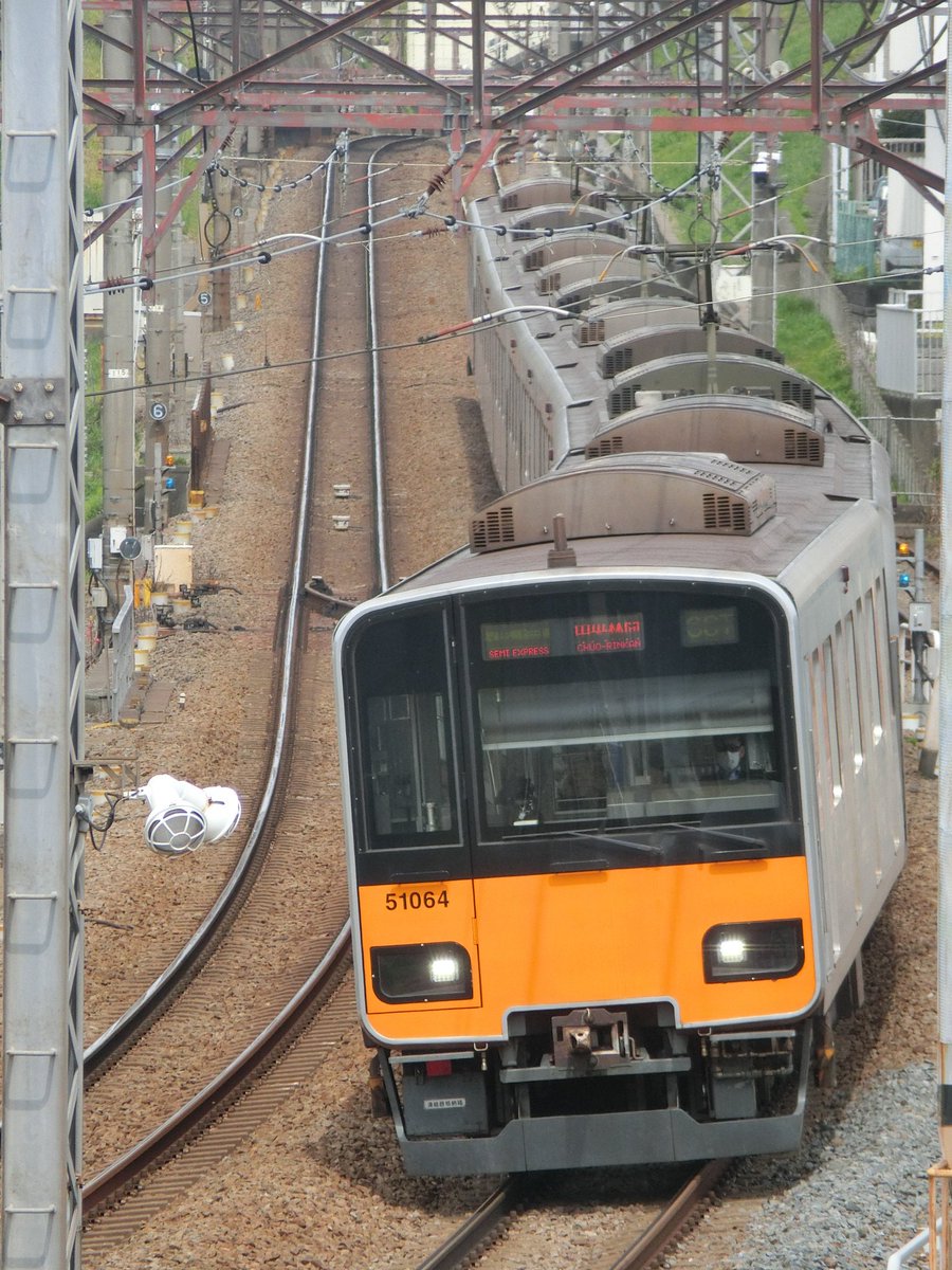遂に東武50050系全編成が行き先表示がフルカラーになってしまいました