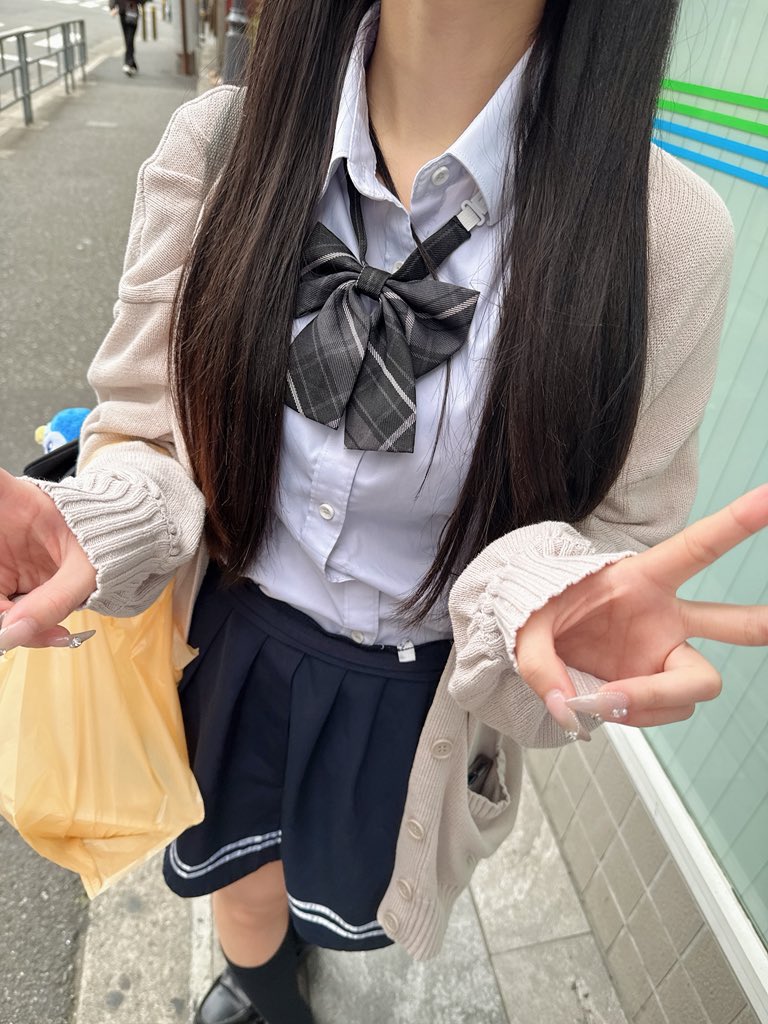 学妹梅田 店長つかちゃん オナクラ 学校帰りの妹に手コキしてもらった件 tweet media