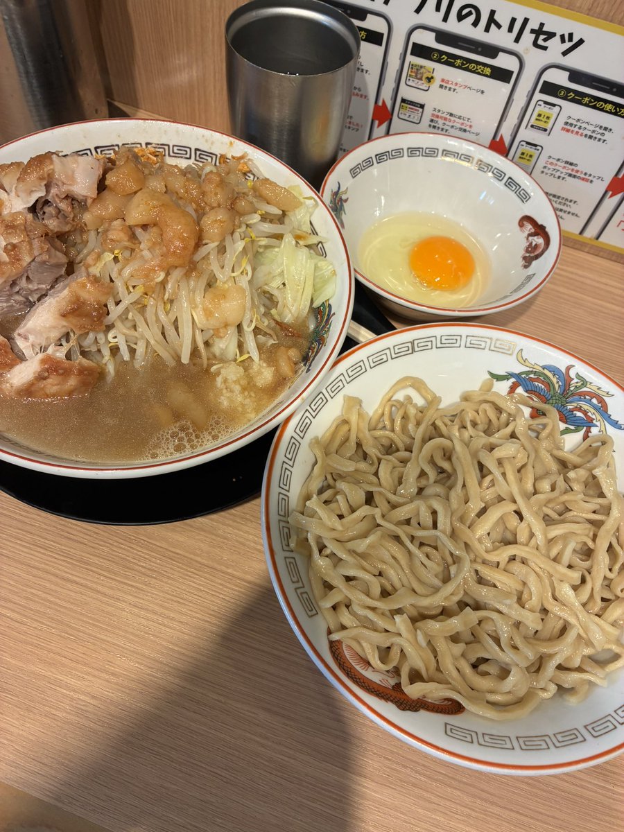 nihonitihikui's tweet photo. ラーメン豚山  小豚つけ麺

冷たい麺がとても好きなので早速つけ麺を食べに
良い。とても良き
春はつけ麺、夏は冷やし中華
玉子と卓上カエシでTKMにするのも良い
(写真撮り忘れたので過去のやつ https://t.co/n8wnyBEWPW