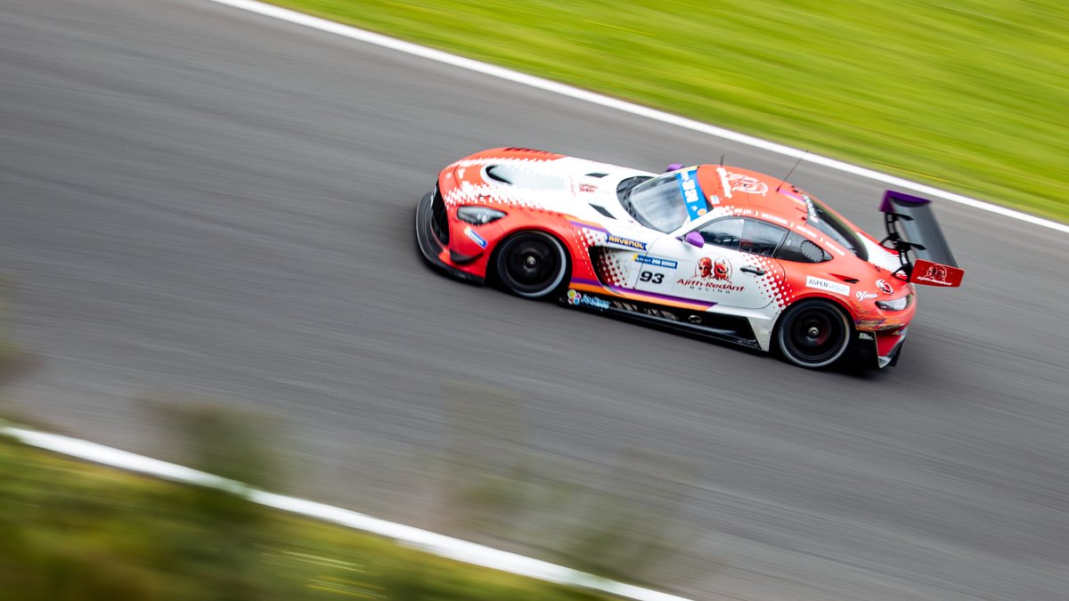 amgmotorsport's tweet image. #24HSERIES – Part two of the #12HSPA is about to begin.  

Tune in from 10:30 CEST to follow all the action 👉 amg4.me/24hSeries_26

#AMG