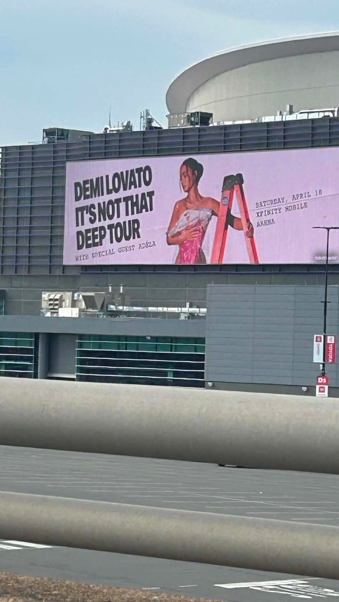 madworldlovato's tweet photo. https://t.co/VmIu1Q7u9U