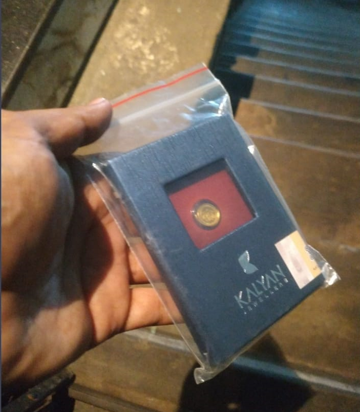 BinaryGru's tweet image. @Swiggy  Disappointed! Ordered a Kalyan 0.5 Gold coin but received it without the original Kalyan seal package. Refused to accept &amp;amp; asked delivery guy to return it. This is not acceptable for a gold purchase. Kindly cancel and refund @instamart_it @SwiggyCares  #Swiggy #GoldCoin