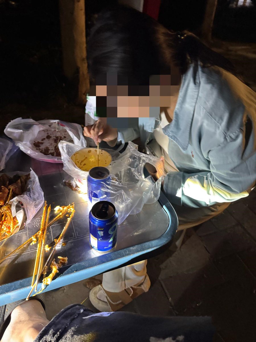 骚逼妹妹处女给了我 tweet media