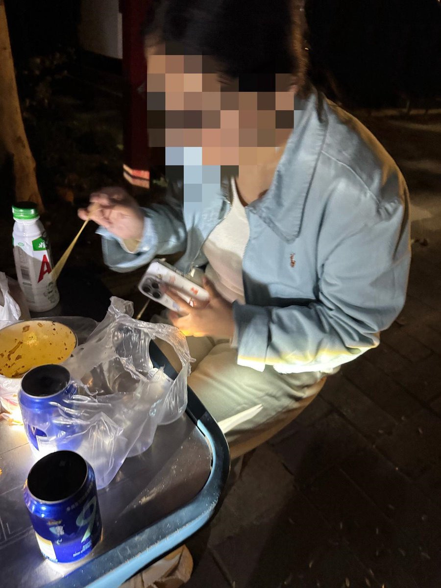 骚逼妹妹处女给了我 tweet media