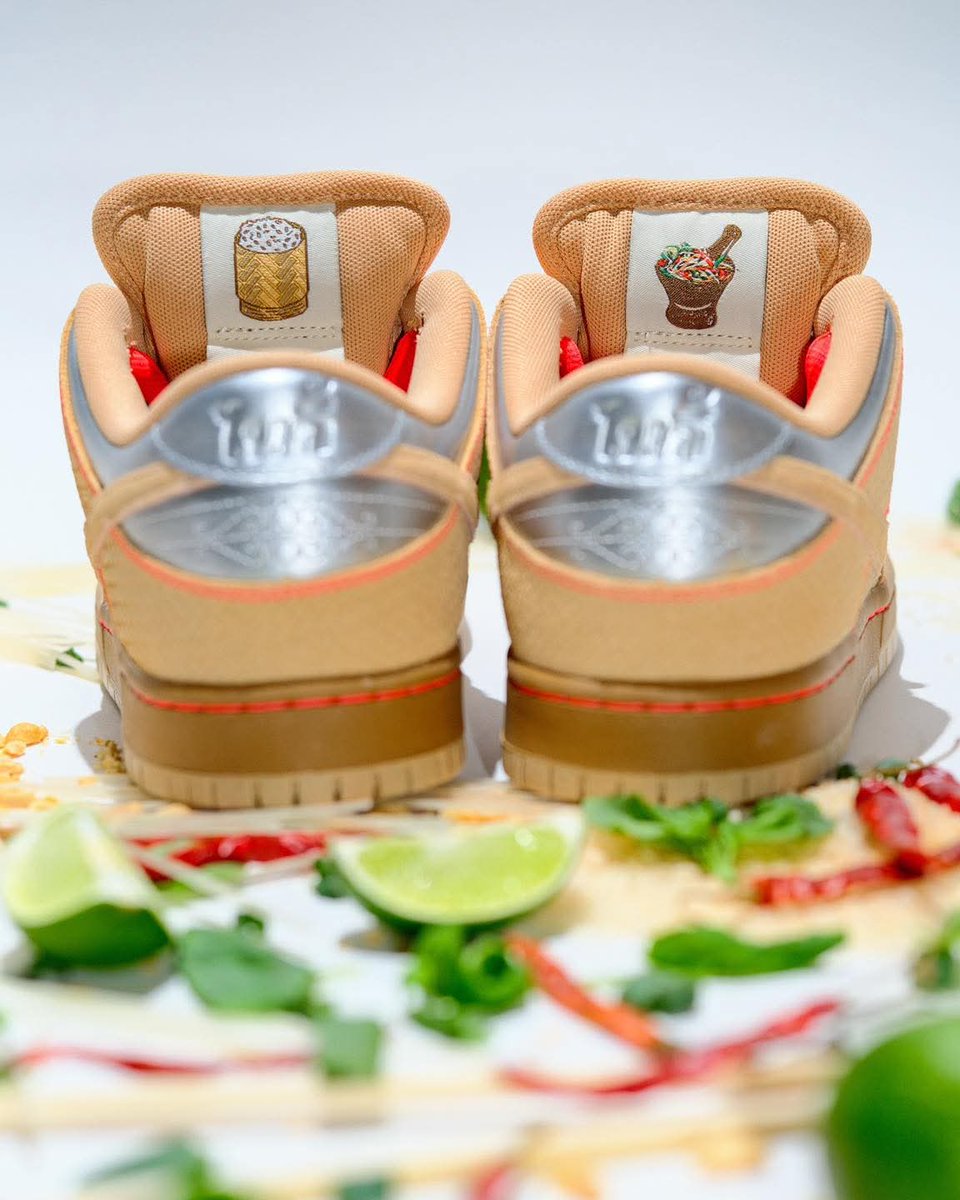 ด้อมส้มคู่นี้ว่ายังไง
หาก44สส. ปลอดภัย
จะเปลี่ยนด้อมส้ม ว่า"ส้มตำ" ซะเลย
เผ็ดๆเเซ่บๆ เปรี้ยวๆ ถูกใจทุกเจน
เดี๋ยวพรีไปฉลองผู้ว่าพรรคส้ม เต้นที่สวนลุม
#สวนลุม