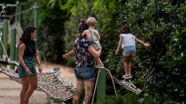 DiariDiscapCat's tweet image. Barcelona reforça el suport a les famílies de persones amb autisme amb una guia de recursos actualitzada #DIAMUNDIALDELAUTISME #BCN #suportfamiliar @bcn_ajuntament @autismecat @fedcatautisme 
diarideladiscapacitat.cat/barcelona-refo…