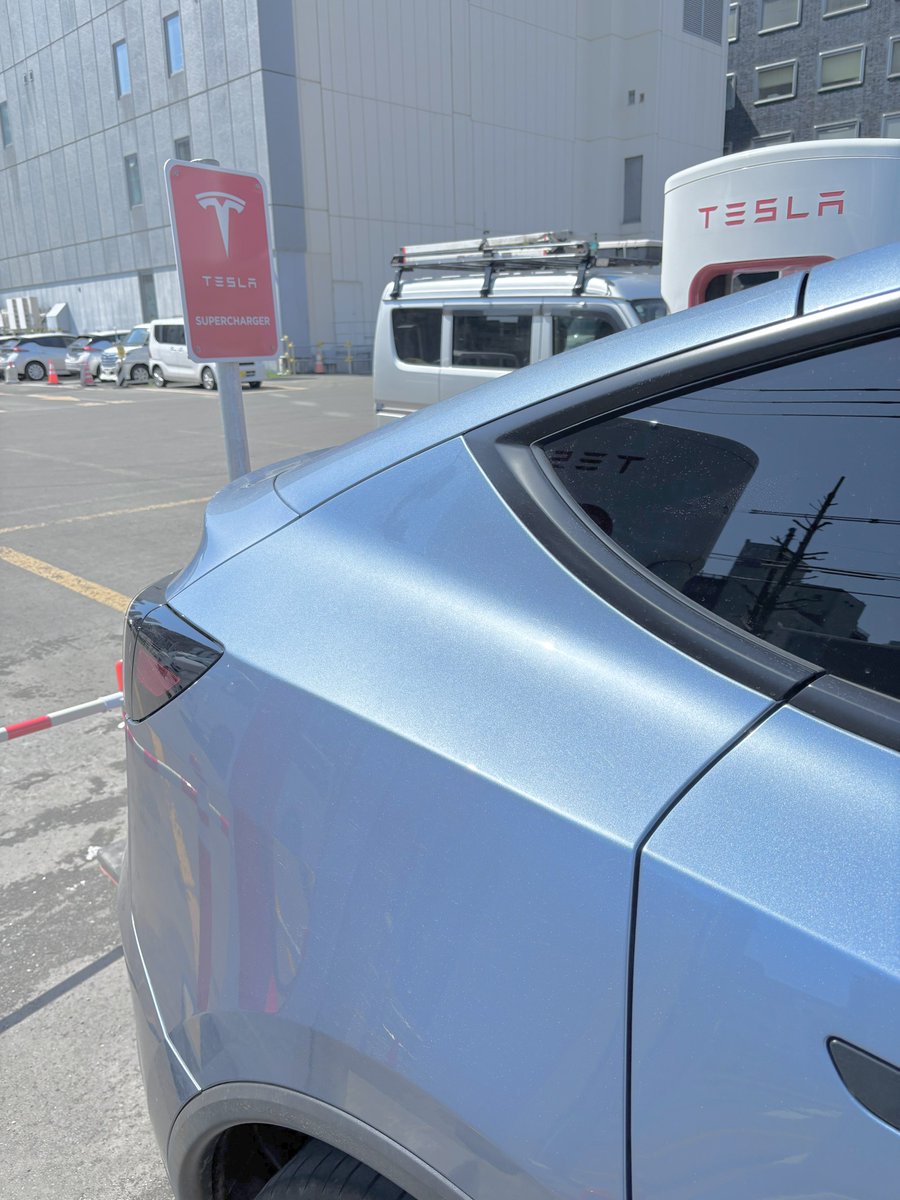 izzzmi_'s tweet image. テスラモデルY 納車して約1か月！
本日も札幌大通スーパーチャージャー⚡️
ひと月で5千円以上も燃料代が節約になっているらしい🤗

#tesla #modely