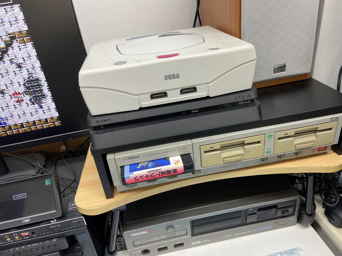 選ばれたのはVictor HC-95でした♪ この完璧なフィット感。 俺じゃ 