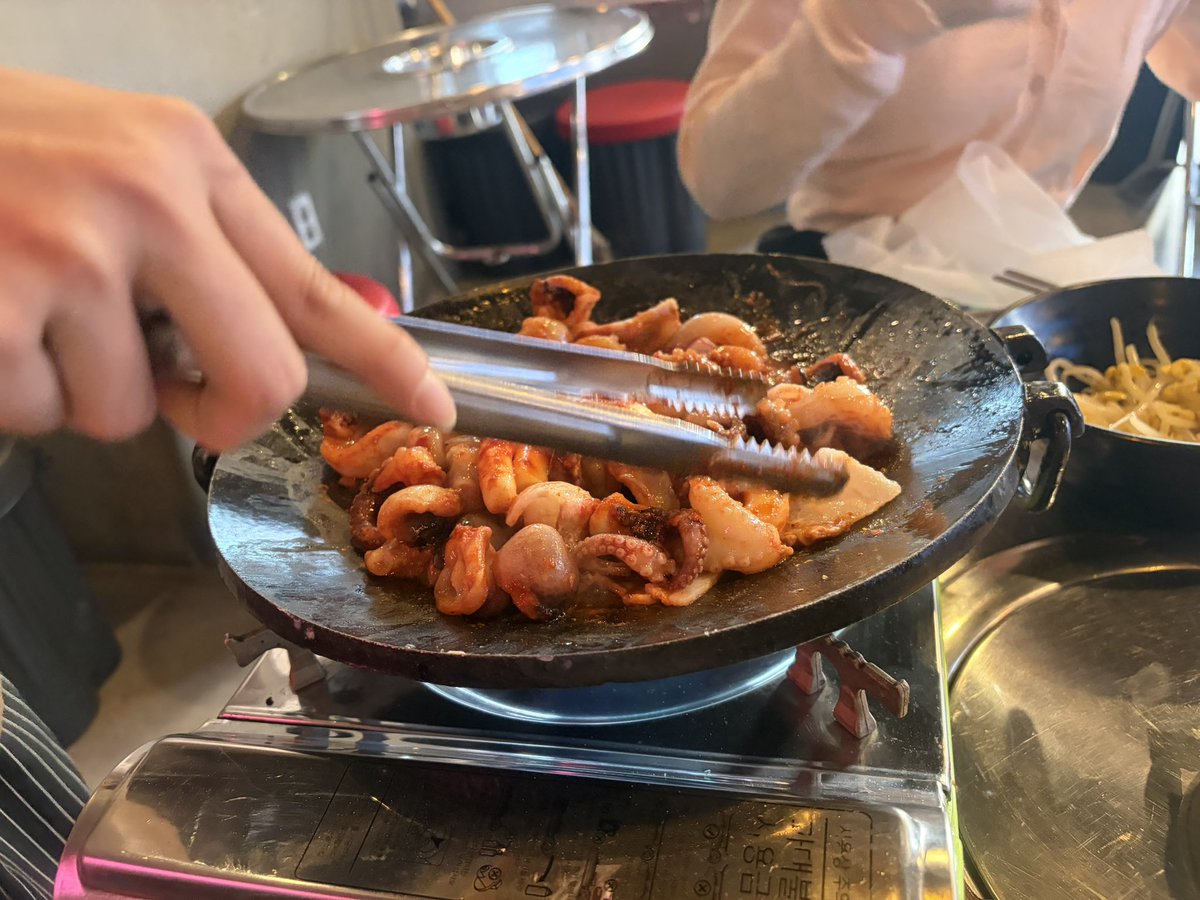 magasann's tweet photo. 韓国🇰🇷ソウルの旅

写真は
イイダコとサムギョプサルの炒め煮🐙

イイダコの旨みが出て
めちゃくちゃ美味しかったです❤️ https://t.co/8dmbFoKcBc