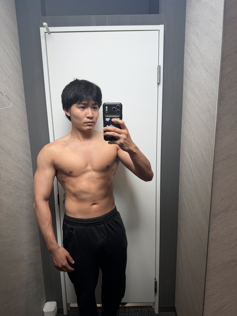 se_yanTraining's tweet photo. Life fitさんでトレおわ
一回1000円なら十分すぎる設備でした
出張先とかにあったら嬉しい https://t.co/zIW822HA8X