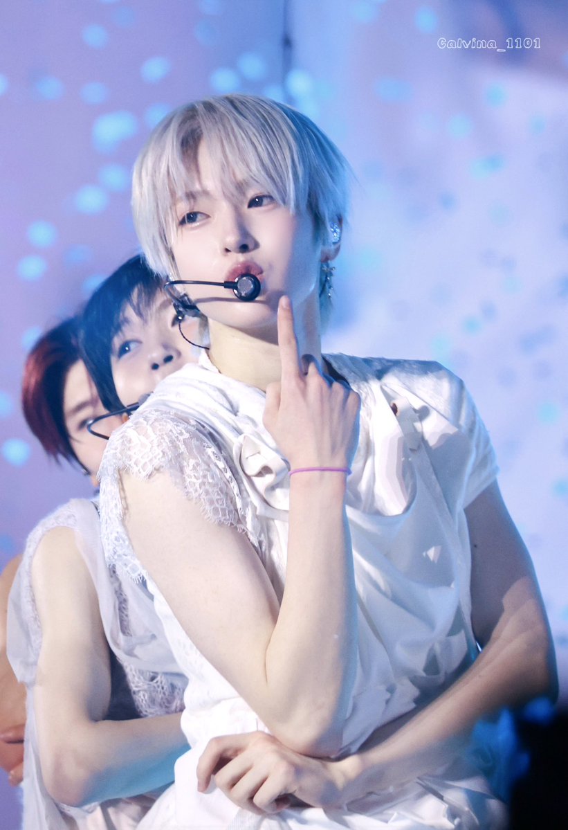 Calvina_1101 tweet media