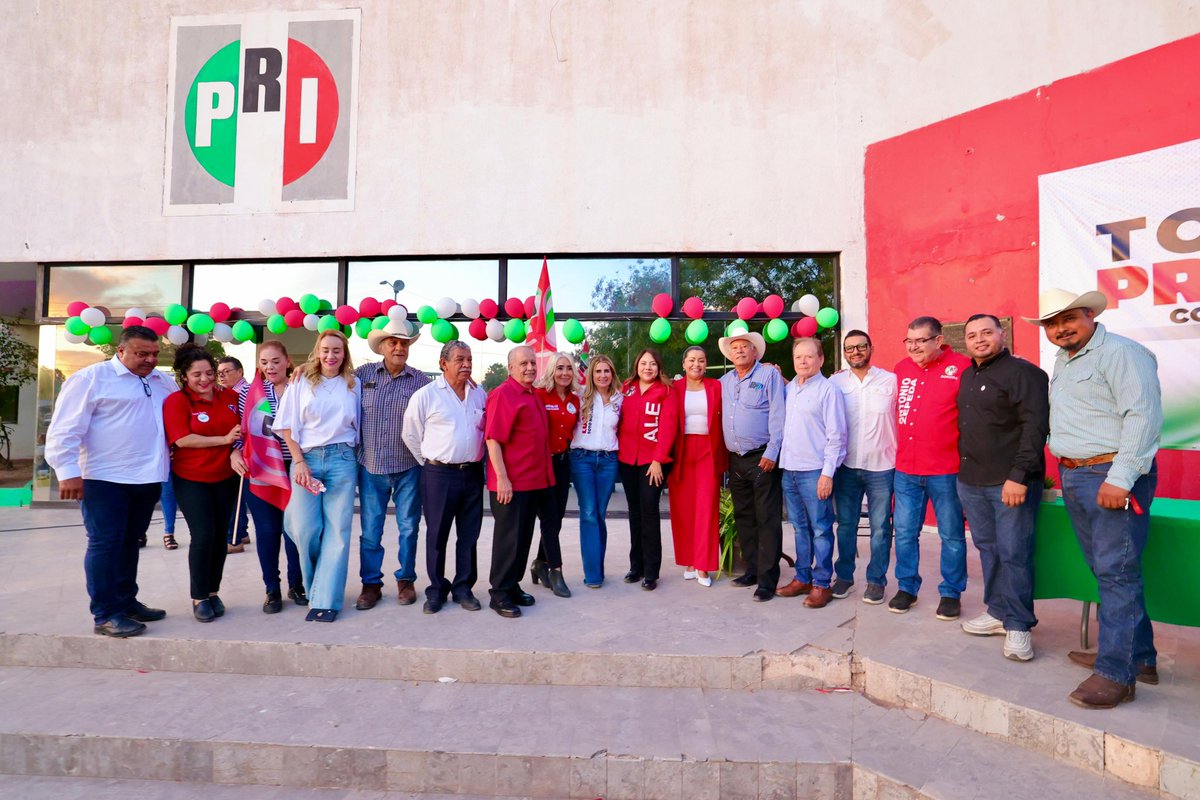 PRI_Nacional's tweet photo. En Cajeme, desde el comité municipal, la presidenta del @CDEPRISonora, @huatalupe, acompañada de nuestra secretaria de Operación Política, @ale_anbec, encabezó la entrega de nombramientos a liderazgos seccionales.

Con organización y unidad, seguimos fortaleciendo nuestra presencia en cada municipio de Sonora, como lo ha instruido nuestro presidente @alitomorenoc.