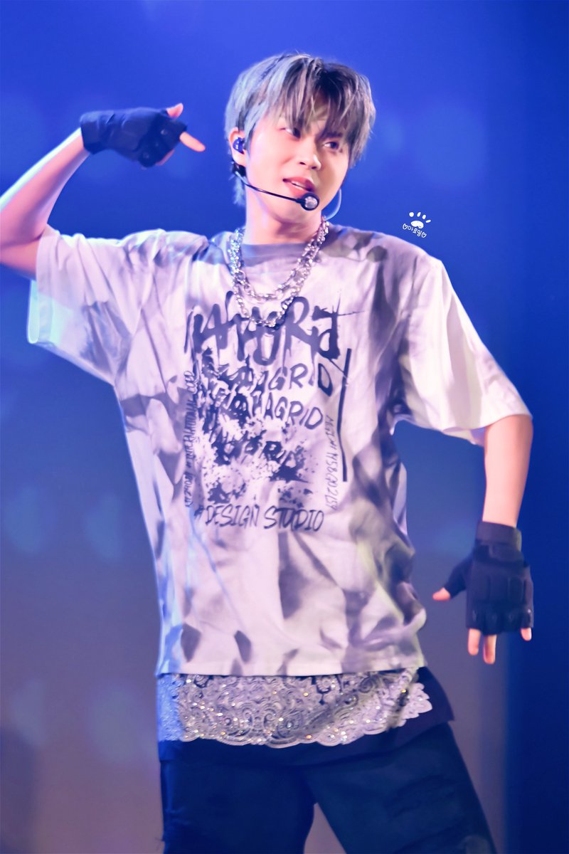 mayomin0531's tweet image. 260418 팬콘 1부
🎶식혀🎶
멋있고 예쁘고 아름답고 이런 남자 민멍이뿐이당💖

#DIGNITY #디그니티  
#MINSEOK #민석 #민멍이 
@DGNT_Official @DIGNITY_members 
@DIGNITY_JP