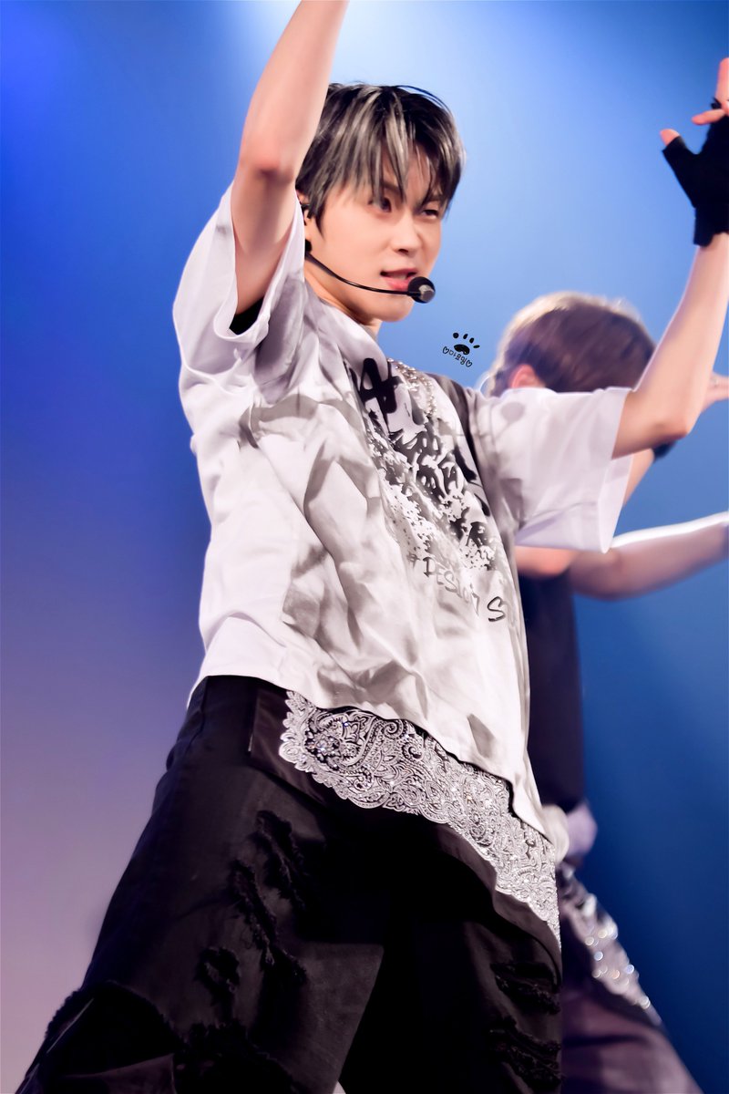 mayomin0531's tweet image. 260418 팬콘 1부
🎶식혀🎶
멋있고 예쁘고 아름답고 이런 남자 민멍이뿐이당💖

#DIGNITY #디그니티  
#MINSEOK #민석 #민멍이 
@DGNT_Official @DIGNITY_members 
@DIGNITY_JP