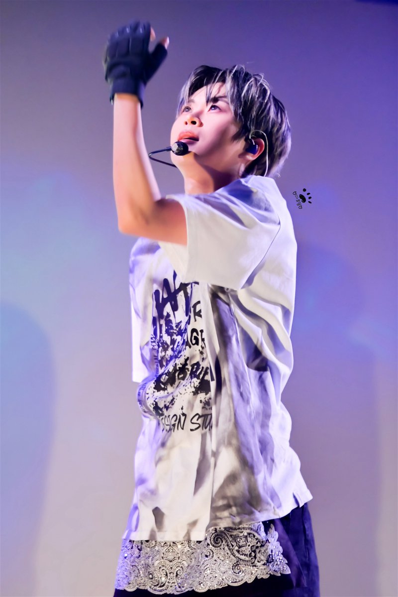 mayomin0531's tweet image. 260418 팬콘 1부
🎶식혀🎶
멋있고 예쁘고 아름답고 이런 남자 민멍이뿐이당💖

#DIGNITY #디그니티  
#MINSEOK #민석 #민멍이 
@DGNT_Official @DIGNITY_members 
@DIGNITY_JP