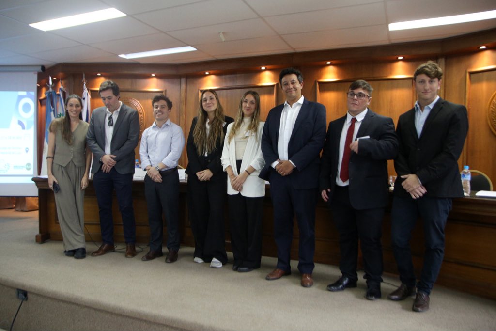ArgentinaPenal's tweet photo. Panel VIII “Reflexiones sobre tensiones dogmáticas y realidades complejas”. Ponencias de Guillermo Liebig, Nicolás Martedi Badano, Aldana Freiler, Martin Dupetit, Manuela Gargano y Nicolás Ayestaran. Moderación de Inés Santoni y relatoria de Federico Montero. https://t.co/H3Iu7UQA2z