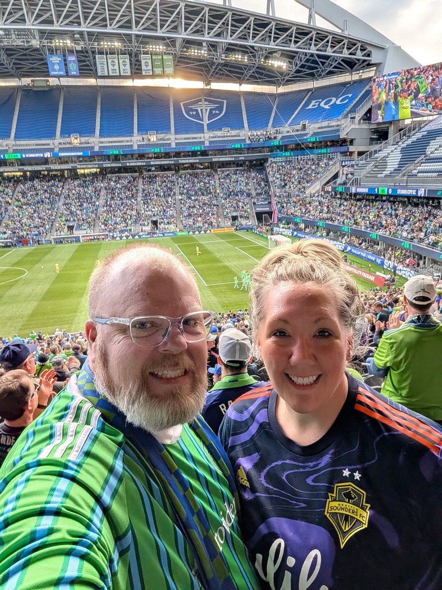 steve_shumaker's tweet photo. 2 date nights in a row. First the temple last night then a massive Sounders win tonight.  #Soundersmatchday https://t.co/PAmdvNsj0w