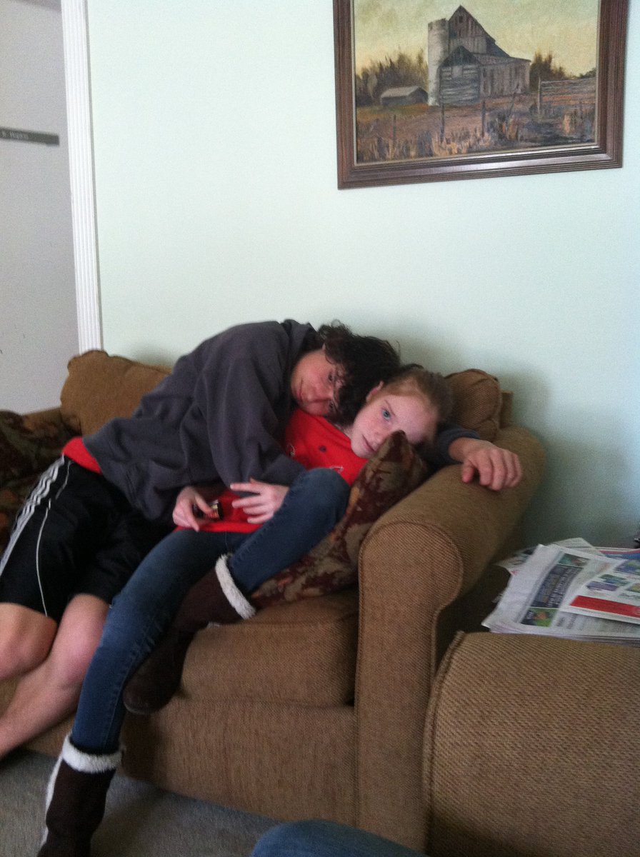 STLmorgan's tweet photo. Losing a sibling feels like dying, I miss my brotherrrrrrr :( <3 https://t.co/6yusneMKp4