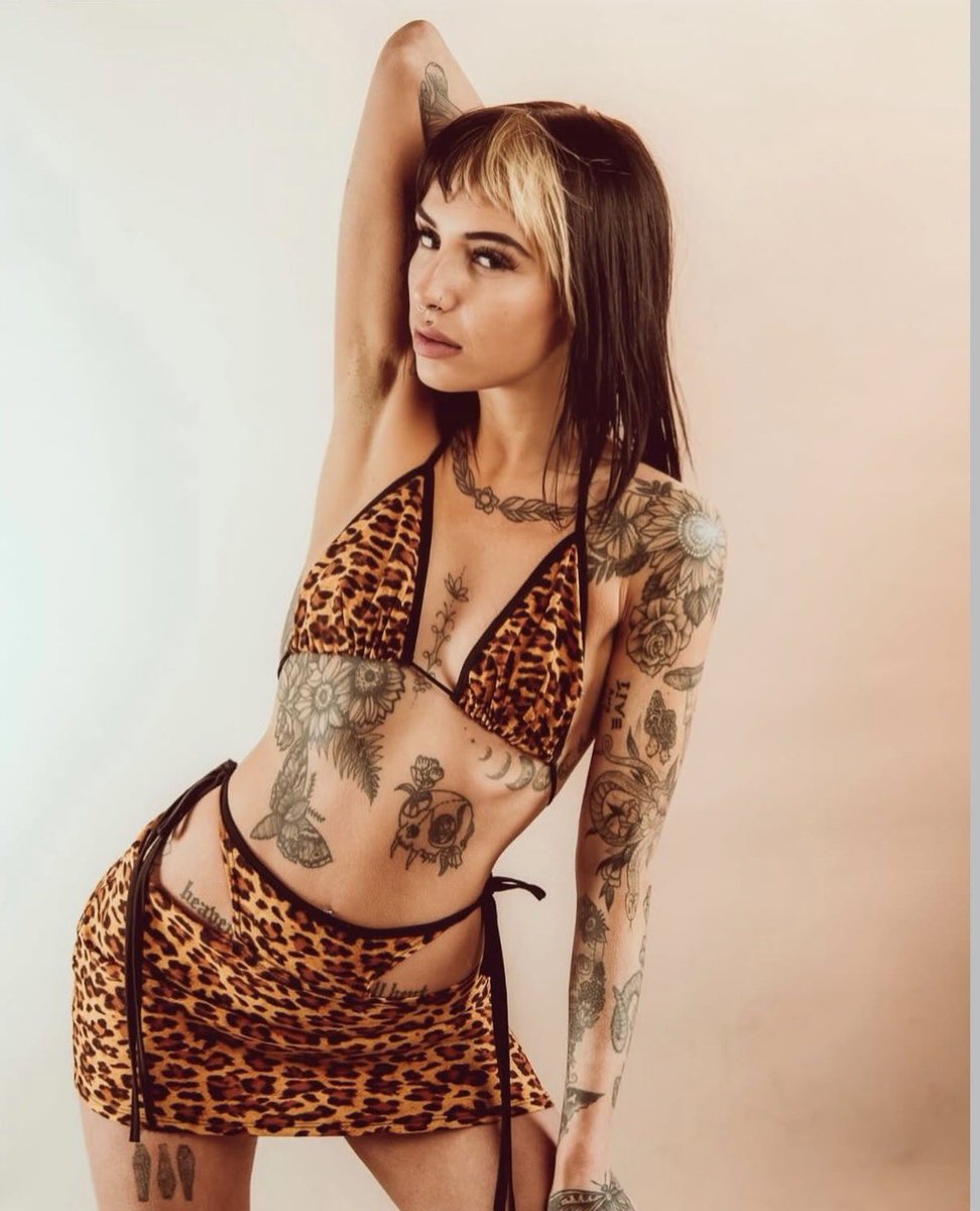 hellbentbooty's tweet photo. We’re so back ✨ did you miss me? https://t.co/aSLA0jsdRC