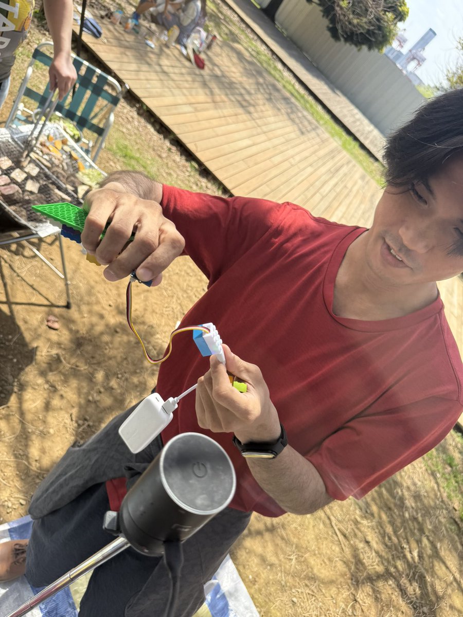 n0bisuke's tweet photo. NanoC6がこの中に！！！すご！！ #iotlt https://t.co/Dn8WT3COJi