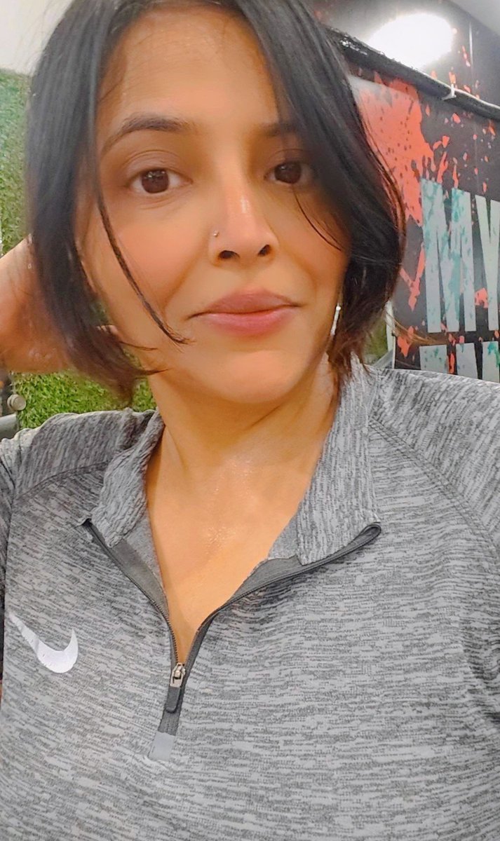 bronz_O_Genius's tweet image. The only bad workout is the one that didn't happen. 💪

Sweat, Smile,Repeat... 🏋️🥰
#Sundaymotivation 😻 

Kya apne workout kiya ?