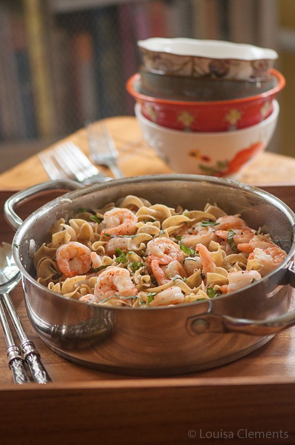 Living_Lou's tweet image. Pasta with shrimp and basil!

Packed with garlic and basil, this butter based sauce is ready in five minutes &amp;gt;&amp;gt;buff.ly/2KPIfQy
#shrimp #cooking