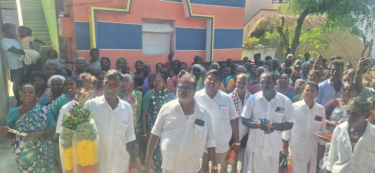 PMKSholinghur's tweet photo. #அசநெல்லிகுப்பம் காலனி கிராமத்தில் ஓட்டு சேகரிக்கும் பொழுது..
#AnbumaniRamadoss
#சோளிங்கர்
#Sholinghur
#PMK
#பாமக
#NDA
#அதிமுக
#AIADMK
#மாம்பழம்
#VoteForMango https://t.co/FcJZds03Qj