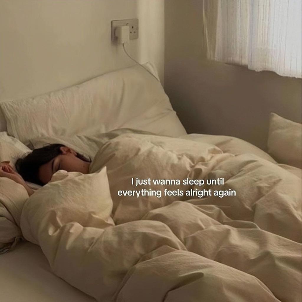 unknown girl🪐 tweet media