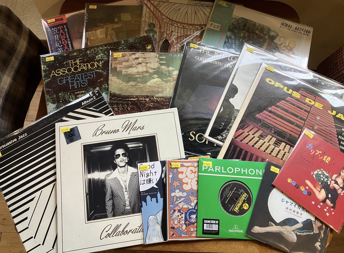 Intersection3rd's tweet image. 本日の開店作業中のBGMは

 KEY OF DREAMS / AFRICA

です
珍しく12インチでスタート

お客さんとの話の中で「火の玉ホール」の
話題が出たので何故かACID JAZZ の
レコードを持ってきました
火の玉ホールではDJリストラされた悲しい思い出が…

本日の営業は20時までです

#intersection_oknw
#vinyl