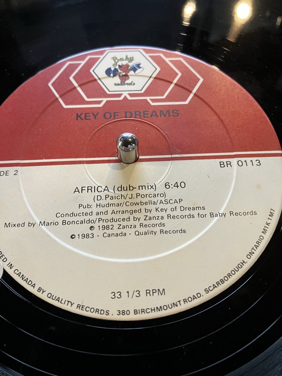 Intersection3rd's tweet image. 本日の開店作業中のBGMは

 KEY OF DREAMS / AFRICA

です
珍しく12インチでスタート

お客さんとの話の中で「火の玉ホール」の
話題が出たので何故かACID JAZZ の
レコードを持ってきました
火の玉ホールではDJリストラされた悲しい思い出が…

本日の営業は20時までです

#intersection_oknw
#vinyl