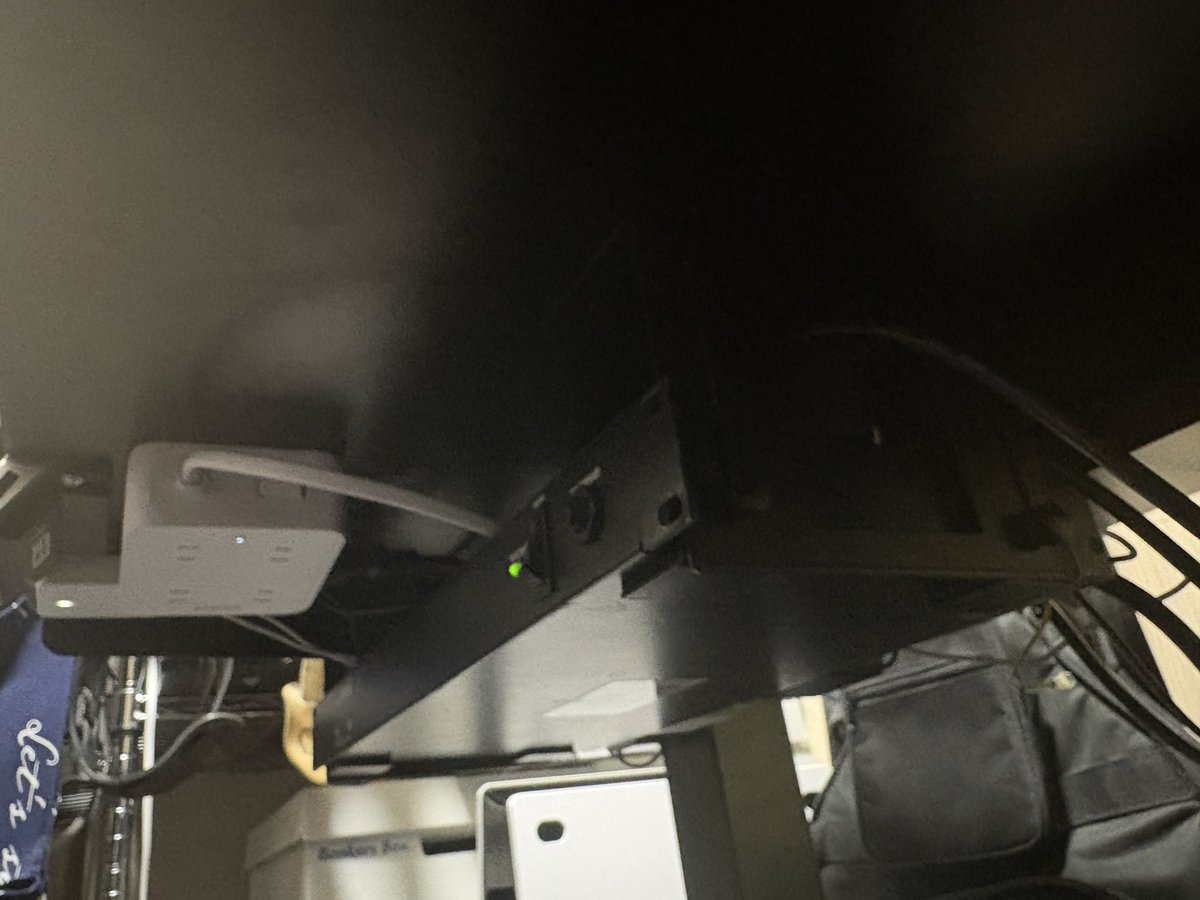 ホタル* tweet media