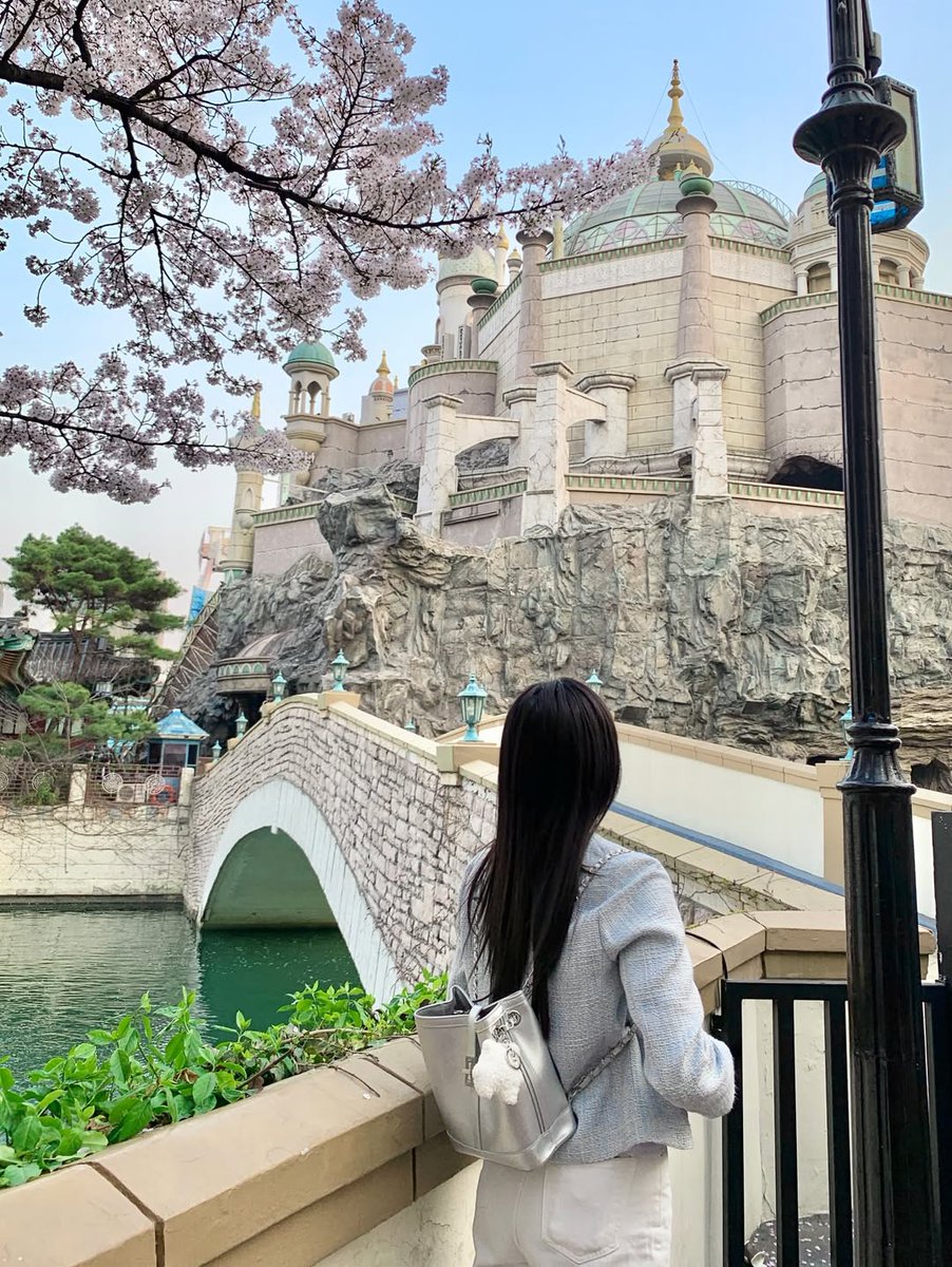 VhanchyRCPC's tweet image. 💗🐿︱2년 전 벚꽃🌸

j._.brillerdh︱🔗 (instagram.com/p/DXTJyRclAPB/)

#RocketPunch #로켓펀치 #Dahyun #다현