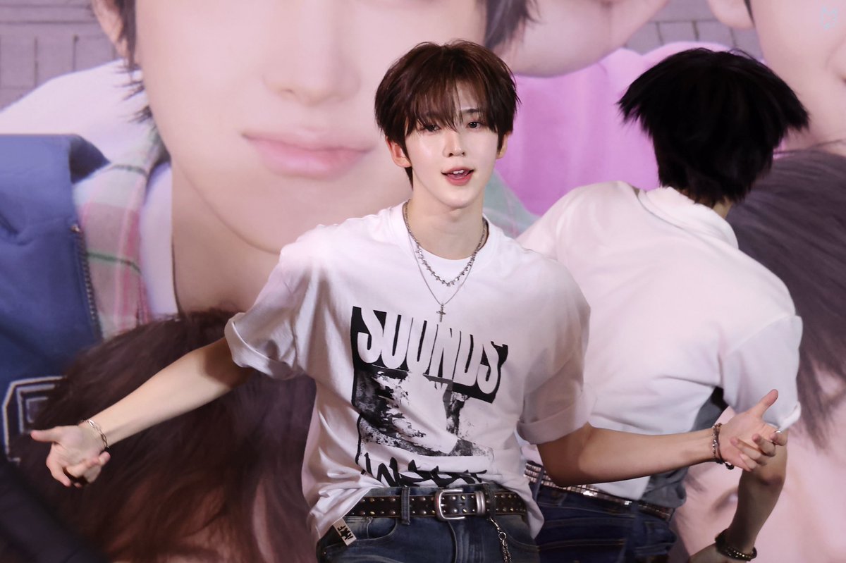 hyeonine0313's tweet image. 260418 공팬

눈에 거슬리고 싶어

#킥플립 #KickFlip #동현 #Donghyeon