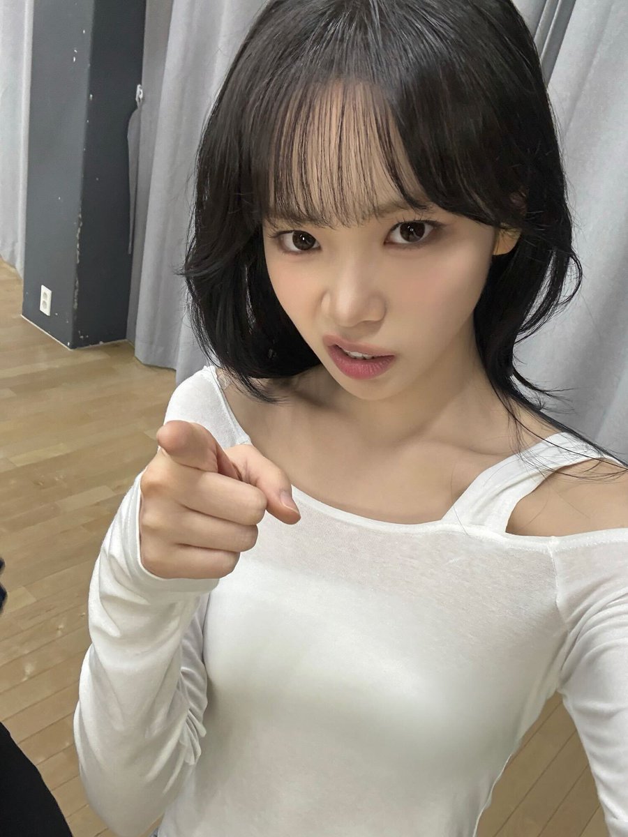 LE SSERAFIM tweet media