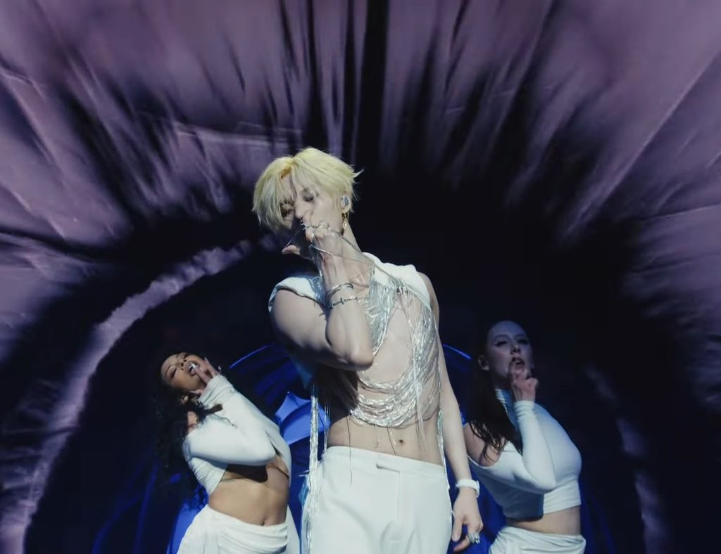 xoalsox_base's tweet photo. #TAEMIN with #TAEMCHELLA just proved it to the people who told him no. https://t.co/T8mMt1eTTW