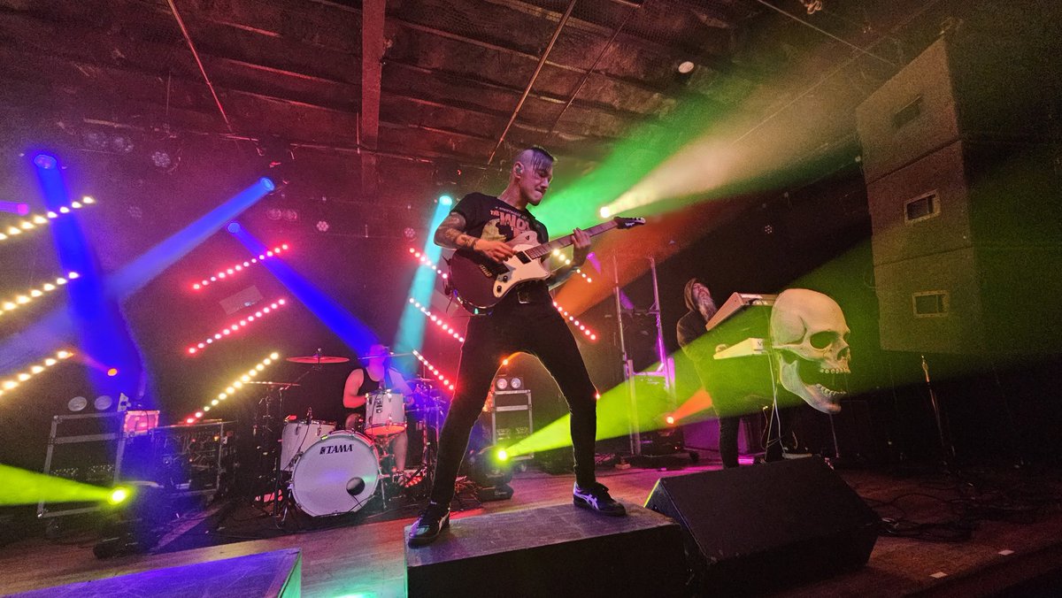 SpeedBrkr's tweet image. AWESOME time with @MeganMcDuffee, @DWTDmusic, and @magicswordmusic performing live at @thebottomlounge tonight! Thank you for coming to #Chicago! 🤘 #music🎶