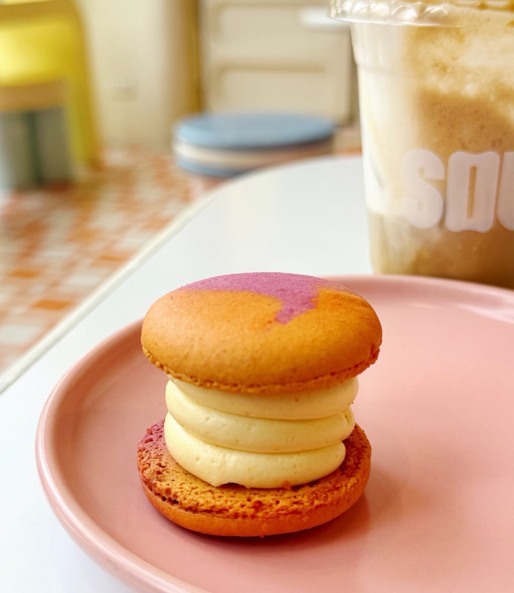 มาทาน Souri bruch แสนอร่อยค่า ขนมปัง ไข่ มีให้เลือกหลายแบบเลยนะคะ วันนี้ เบคอนหมด เลือกเป็นแซลมอนครีมชีส ก็อร่อยนัวมากเลยค่ะ ชอบๆ  กาแฟก็อร่อย เข้มข้น😋😋

ทาน/ซื้อครบ 400 บาท ได้แฟตการองฟรี 1 ชิ้นด้วยนะคะ มี๊ไปจัดมาแล้ว ฟินเลยค่าาาา 🙏💓

#Souri #Souribkk <a href="/souri_bkk/">SOURI</a>